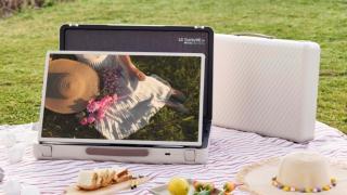 Monitorul servietă e aici, sub forma lui LG StanbyMe Go; Are 27 inch, e ușor de ajustat și transportat