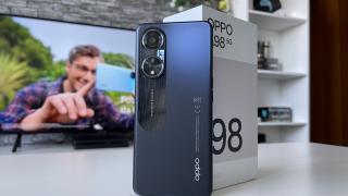 OPPO A98 5G: Design plăcut privirii, ușor masiv, cu gradient atractiv și un modul foto familiar