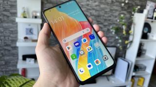 OPPO A98 5G: Display generos, cu refresh rate crescut, luminos și bine calibrat