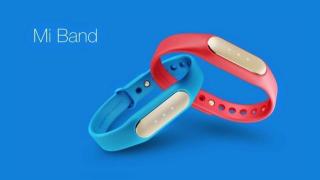 Xiaomi lansează o brățară de fitness de 13 dolari; Mi Band poate debloca și telefonul