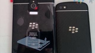 BlackBerry Passport apare Într-o nouă galerie de fotografii hands on, comparat cu BlackBerry Q10