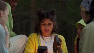 Samsung dă startul campaniei de teasing pentru Galaxy Z Flip5 cu un scurt film horror în care pliabilul este "irezistibil"