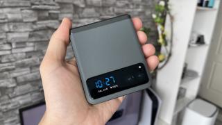 Motorola RAZR 40: Design super arătos pentru un smartphone pliabil compact și foarte apropiat lui RAZR 40 Ultra