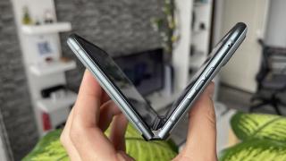 Motorola RAZR 40: Conectivitate cu viteze rapide livrate de Wi-Fi 6e acasă și 5G în vacanțe