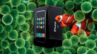 Un iPhone sigilat de prima generaţie s-a vândut la suma de aproape 200.000 de dolari