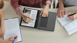 ASUS anunță seria de laptopuri BR1402, ce cuprinde modele robuste 2-in-1, cu ecran de 14 inch, special concepute pentru liceeni