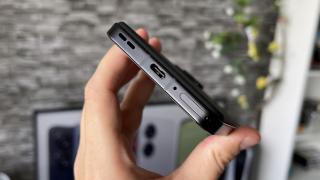 ASUS Zenfone 10: Acustica e peste Zenfone 9 şi asta e tot ce contează