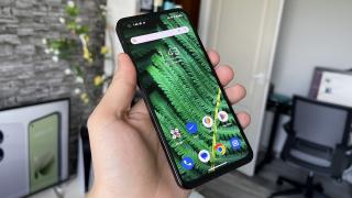 ASUS Zenfone 10: OS, UI, aplicaţii centrate până la obsesie pe utilizare cu o mână + gaming