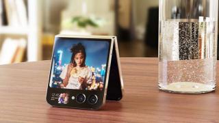 Honor va lansa în sfârşit un telefon pliabil cu clapeta în 2024, conform unui oficial