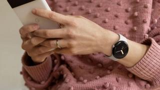Google va permite curând deblocarea smartphone-ului folosind un smartwatch cu Wear OS