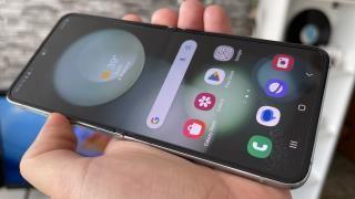 Samsung Galaxy Z Flip5: Display-uri excelente, un record neaşteptat