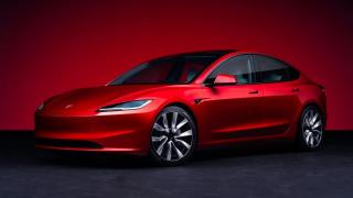 Tesla a dezvăluit noul Model 3 (Facelift) în Europa: Aduce faruri noi, design ascuțit și îmbunătățiri la nivel de autonomie