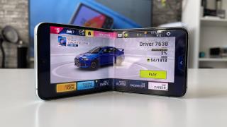 Samsung Galaxy Z Flip5: Benchmark-uri de "nepliabil", e în liga mare