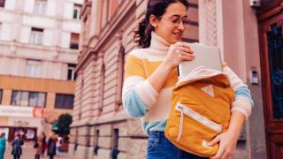 Turul Magazinelor #1321: Back to school cu ghiozdane mai ieftine, Redmi Note 12 Pro cu reducere şi Z Flip 5 mult sub preţul pieţei