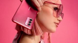 E roz! Nokia G42 5G So Pink se poate repara acasă şi e un telefon ideal pentru fanii Barbie Movie