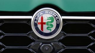Alfa Romeo-ul electric este un SUV compact care tocmai a apărut în fotografii