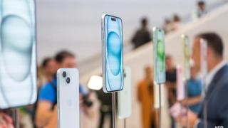 Dacă comanzi un iPhone 15 acum, ai toate șansele să-l primești doar în noiembrie!