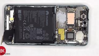 Huawei Mate 60 Pro are "componente care nu ar trebui să fie acolo"; Se pare că e şi greu de reparat (Video)