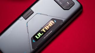 ASUS ROG Phone 8 Ultimate apare în Geekbench cu procesor Snapdragon 8 Gen 3 sub capotă; Ce ne rezervă noul telefon de gaming?