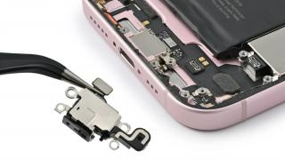 iPhone 15 Pro e în acelaşi timp mai uşor şi mai greu de reparat decât predecesorii; Iată disecţia sa (Video)