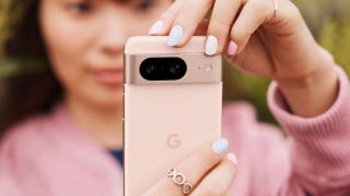 Pixel 8 este oficial; flagship-ul compact de la Google oferă acum ecran 120Hz, format mai rotunjit, procesor 9-core