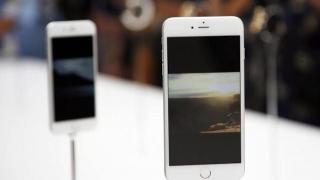 iPhone 6 Plus e deja sold out, noile modele iPhone doboară recorduri de precomenzi