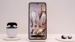Google Pixel 8 și 8 Pro iau locul întâi la testele de display DxOMark; Surclasează Galaxy Z Fold5, Pixel Fold, Honor Magic5 Pro