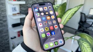 Apple iPhone 15 Pro: Benchmark-urile arată bine, dar supraîncălzirea e reală