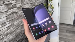 Turul Magazinelor #1341: Samsung Galaxy Z Fold 5 sub 6800 lei, Galaxy S23 FE în România, microfon streaming la reducere