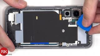 Samsung Galaxy S23 FE disecat în faţa camerei: adeziv, uşurinţă de reparare, componente (Video)