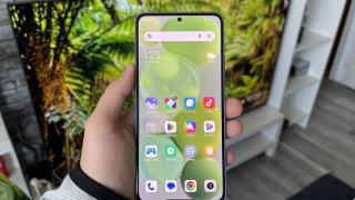 Xiaomi 13T Pro: Display cu miliarde şi miliarde de culori, panou 12 bit