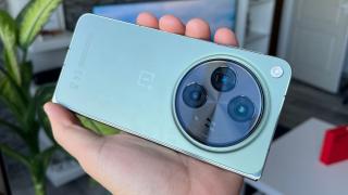 OnePlus Open Unboxing: cea mai bine ascunsă cută, cel mai elegant pliabil?