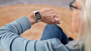 Apple Watch Series 10 va monitoriza hipertensiunea şi va detecta apneea în somn