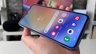 Samsung Galaxy A34 face trecerea la Android 14 și One UI 6.0; Update-ul se distribuie în Europa