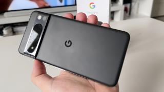 Google Pixel 8 Pro: Hardware upgradat cu atenţie de Google, la cameră, senzor temperatura