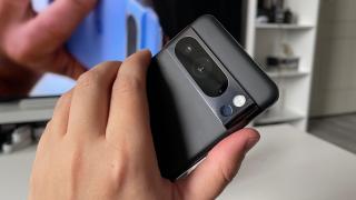Pixel 8 Pro se transformă: Google aduce Video Boost și Zoom Enhance!