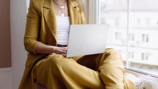 ASUS aduce performanță într-un format ultra-portabil cu noul Zenbook 14 OLED