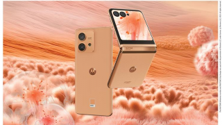 Motorola razr 40 ultra și edge 40 neo în culoarea anului 2024 de la Pantone, Peach Fuzz, sunt acum la precomandă local! 