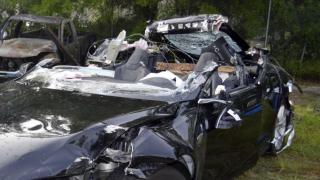 Şoferii de Tesla sunt mai predispuşi la accidente decât cei de BMW (Studiu)