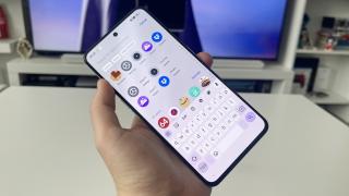 realme GT3: OS, UI, aplicaţii cu un realme UI 4.0 Aquamorphic