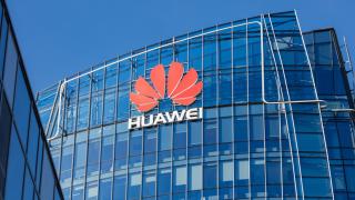 Huawei ar putea valora mai mult decât Apple dacă se listează la bursă în 2024