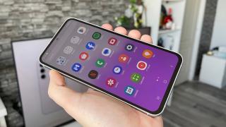 Samsung Galaxy S23 FE 5G: Display cu diagonală atipică în ziua de azi, AMOLED de calitate