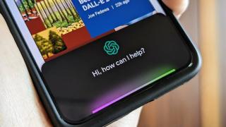 ChatGPT ar putea înlocui curând Google Assistant pe telefoanele Android