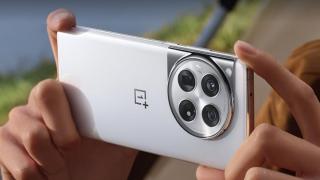 Turul Magazinelor #1374: OnePlus 12 în România, 200 lei reducere la Moto RAZR 40 Ultra, monitor uriaş LG Gaming