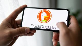 Launcher-ul Google Pixel ne permite acum să selectăm motorul de căutare preferat, inclusiv Bing sau DuckDuckGo