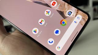 Google Assistant se restructurează; 17 funcții închise, focus pe integrarea cu Bard