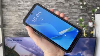 Blackview BL8000 5G - Display generos, responsiv, luminos, extrem de rezistent, doar muchiile sunt cam groase