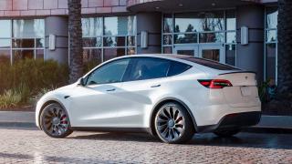 Tesla simte amenințarea chinezilor și aplică din nou reduceri; Cât costă acum Tesla Model Y în Europa?