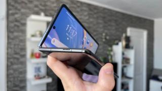 Honor Magic V2: Look premium și piele ecologică în spate pentru cel mai subțire și ușor pliabil tip carte din lume