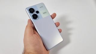 Redmi Note 13 Pro+ 5G - Design de flagship autentic, certificat IP68, solid construit, ergonomic